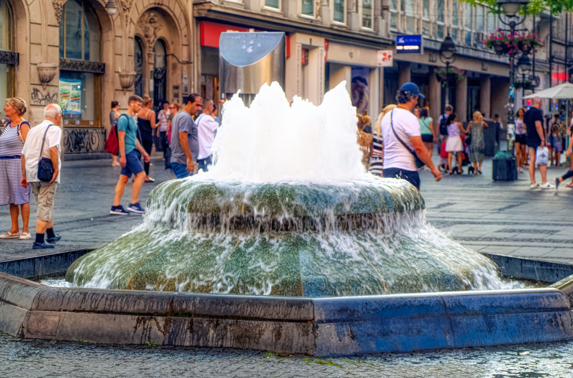 Danas sunčano i VEOMA TOPLO! Temperatura do 34 stepena, tokom noći PROLAZNI PLJUSKOVI