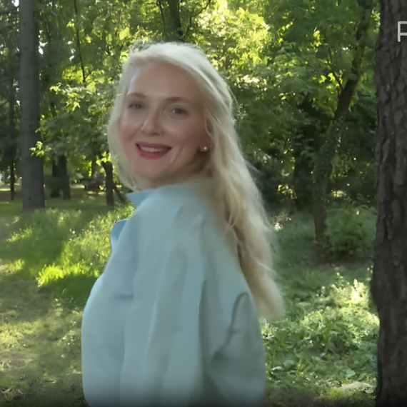 Zašto Nikolina Kovač traži DETELINE SA ČETIRI LISTA (VIDEO)