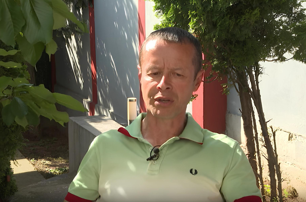 Dr Iggy otvorio vrata svoje kuće na Banovom Brdu: "Kada su isekli taj orah, kao da su i mene... Osetio sam se jako loše zbog toga" (VIDEO)