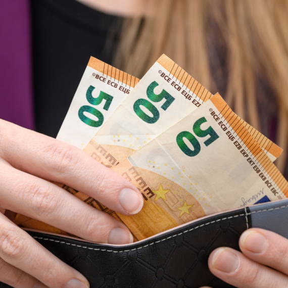 HOROSKOP ZA PETAK 5. JUN: Raku neko SKAČE po živcima, Devica dobija NOVAC, Ribe menjaju RASPORED