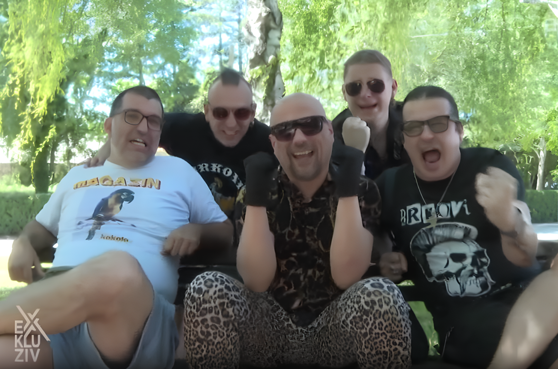 Da li "Brkovi" pozajmljuju garderobu od svojih supruga? (VIDEO)
