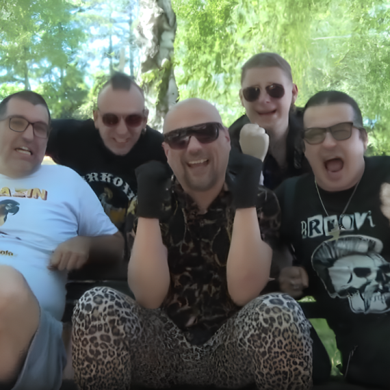 Da li "Brkovi" pozajmljuju garderobu od svojih supruga? (VIDEO)