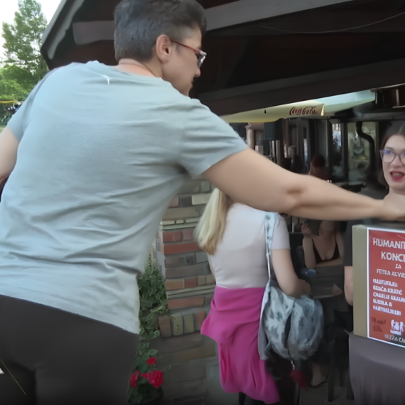 Humanitarni koncert za Petra Alvirovića iz "Apsolutno romatično" okupio muzičare (VIDEO)