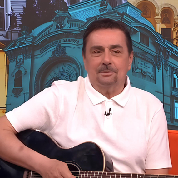 "On valjda radi na tome" Keba veruje da OVAJ član žirija "Zvezda Granda" vežba da ga NERVIRA, ali NIJE JEDINI