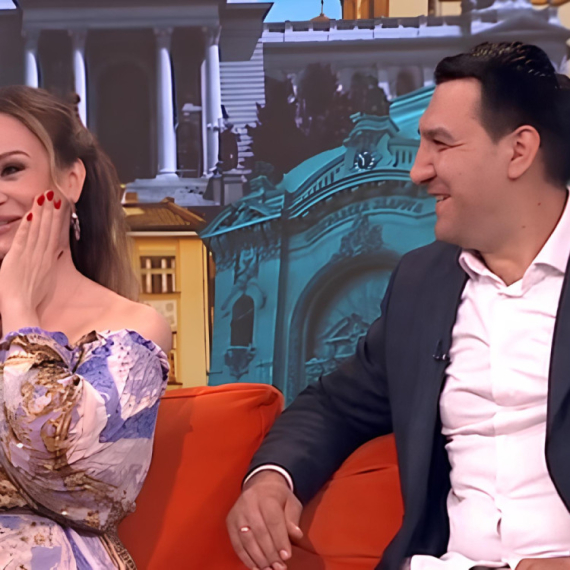 "JA SAM BILA NEMIRNIJA" Jelena Tomašević i njen brat Darko podelili simpatične detalje iz detinjstva! (VIDEO)