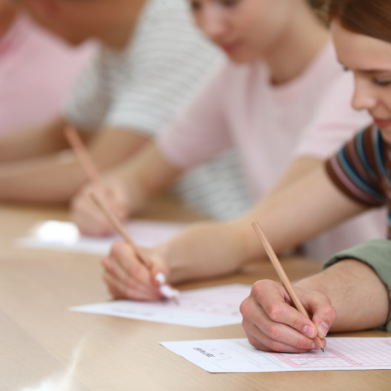 Danas treći dan male mature: Osmaci polažu test iz jednog od pet izabranih predmeta