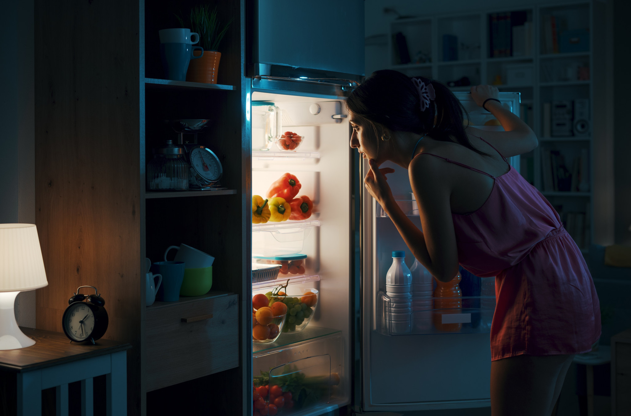 Da li jedan kasni obrok može sve da nam POREMETI? Nutricionistkinja razotkriva najčešće mitove i daje savet ŠTA da jedemo za večeru