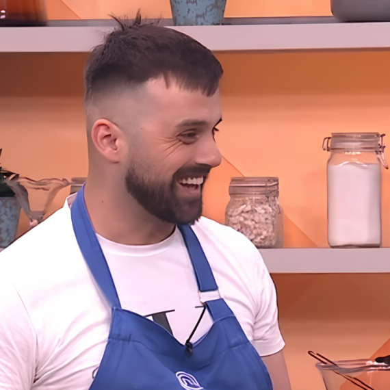 Pobednik 5. sezone "MasterChef Srbija", Amer Hamza, otkriva svoj recept za preukusni PILEĆI BURGER!