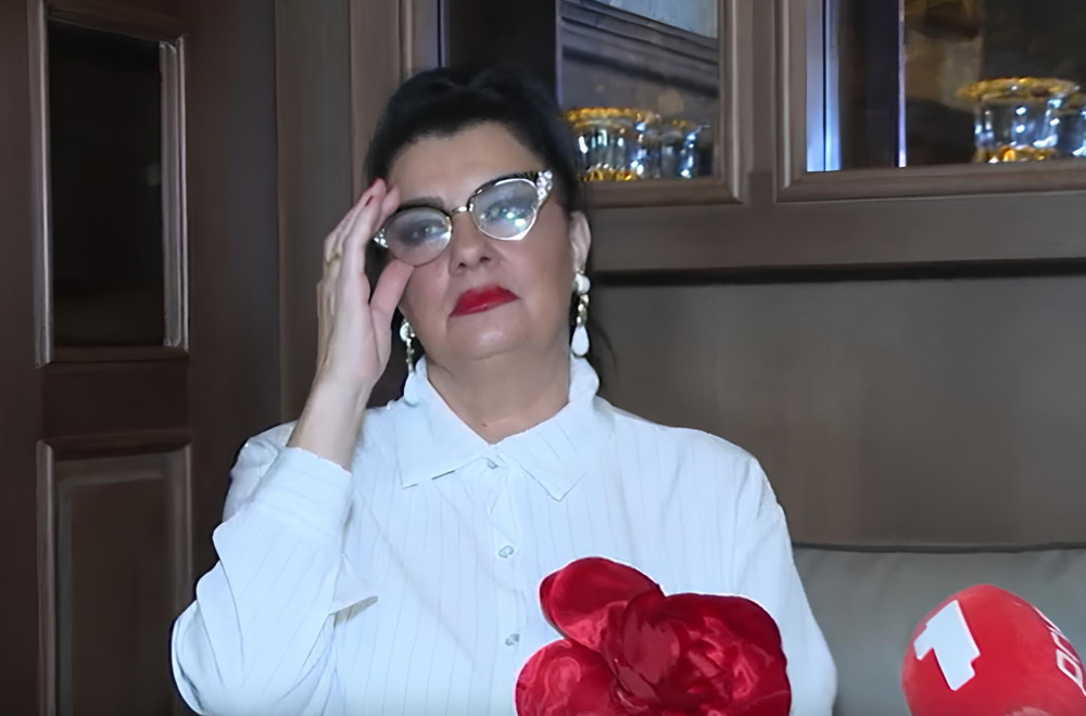 Ćerka poznate pevačice PREDAJE FIZIKU! Prvi put stala sa majkom pred kamere, pa otkrila zbog čega mama može po dva-tri dana da ne razgovara sa njom! (VIDEO)
