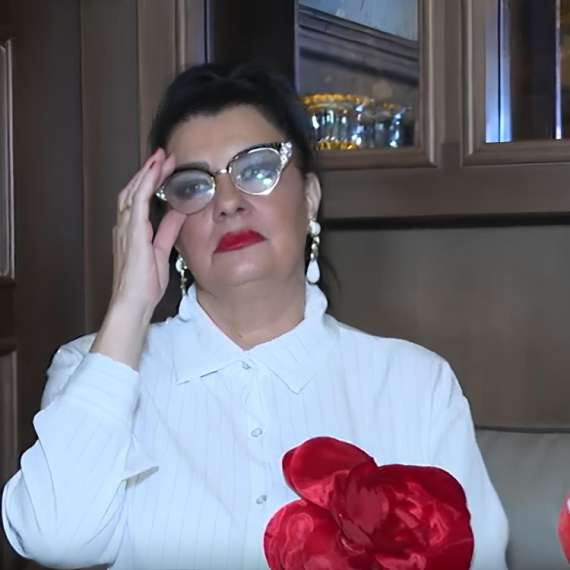 Ćerka poznate pevačice PREDAJE FIZIKU! Prvi put stala sa majkom pred kamere, pa otkrila zbog čega mama po dva-tri dana može da ne razgovara sa njom! (VIDEO)