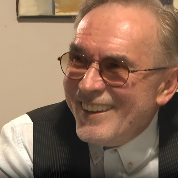 Važio je za veliku zvezdu Juge, pa se u jeku slave POVUKAO! Njegovi hitovi se i danas pevaju, a evo gde je Radoslav Rodić Roki! (VIDEO)
