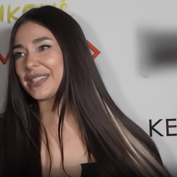 BUŠNA KAŠIKA I GLADOVANJE! Sanja Vučić priznala KOLIKO KILOGRAMA je smršala - evo kako sada izgleda (VIDEO)