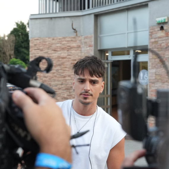I on ima svoj ritual! Evo ŠTA Adi Šoše radi pred svoj koncert (VIDEO)