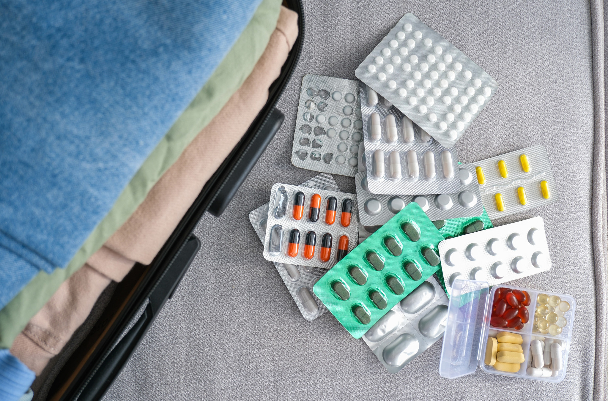 Svi nose PUTNU APOTEKU na letovanje, ali na OVO većina zaboravi! Farmaceutkinja savetuje ŠTA obavezno treba da ponesete!