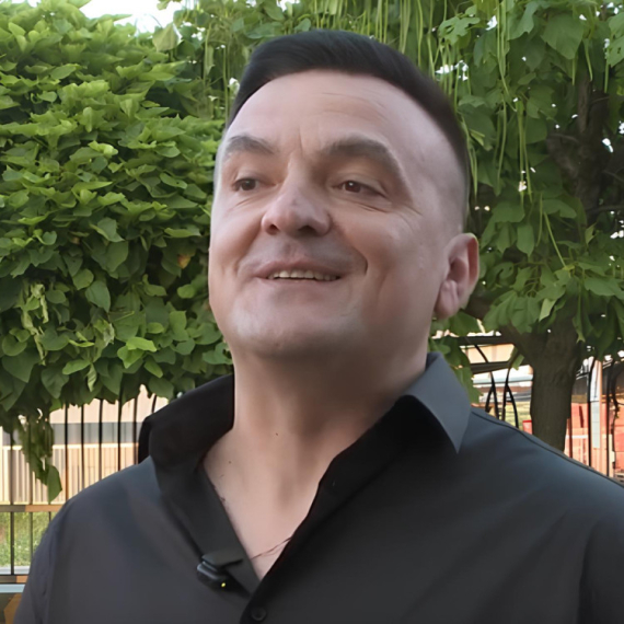 "Kad će ta svadba, kad ćeš da se ženiš?" Pevač otkrio KAKVA pitanja i muškarci dobijaju na slavljima (VIDEO)