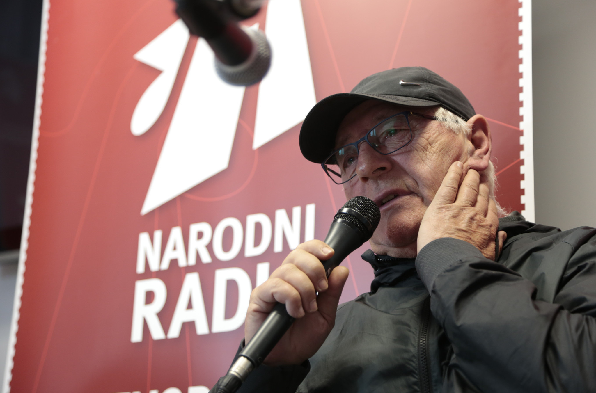Sećanje na Olivera Dragojevića: "Trag u beskraju"