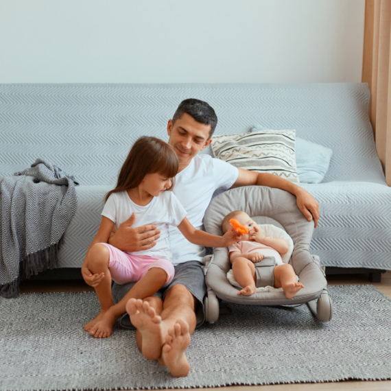 Oprema za bebe koja olakšava prve godine roditeljstva