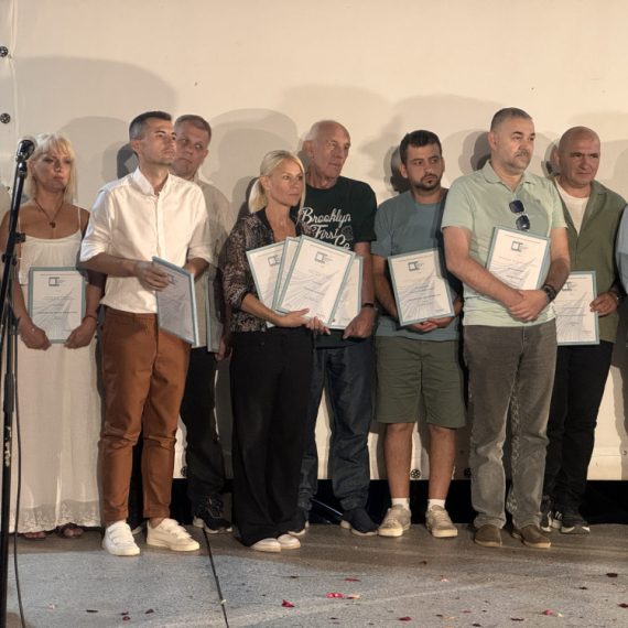 Tri nagrade za Prva i B92 na jubilarnom Vrmdža festu: "Kosovski manastiri", novinarke Ane Rajković, najbolji turistički TV film