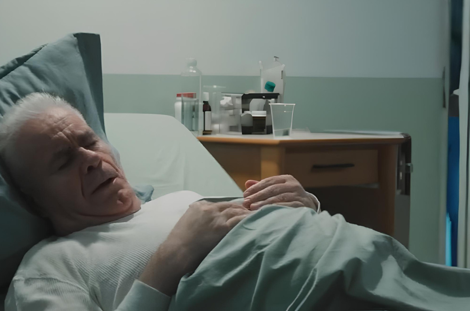 Igra sudbine: Ljubav nakon greha - Petak, 7. avgust - Dok Grkljan bunca, u njegovu sobu ulazi...