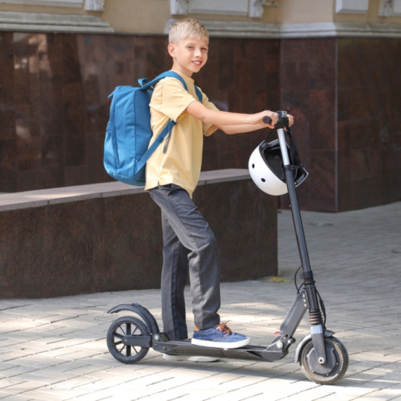 Roditelji, oprez: Šta treba da znate pre nego što detetu kupite električni trotinet