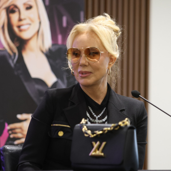 Lepa Brena na istom mestu posle 39 godina: Svi se sećate scene iz kultnog filma (FOTO)