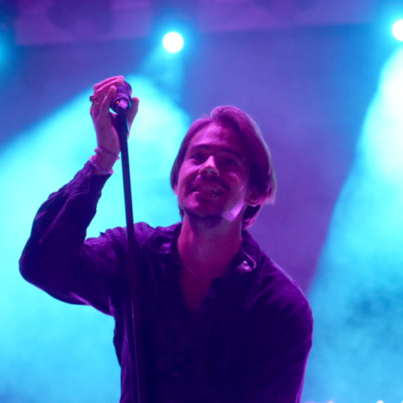 "DOBAR ULET, DOBAR ULET" Frontmen benda Jocker Out otkrio na koji ORIGINALNI NAČIN mu je jedna devojka TRAŽILA BROJ!