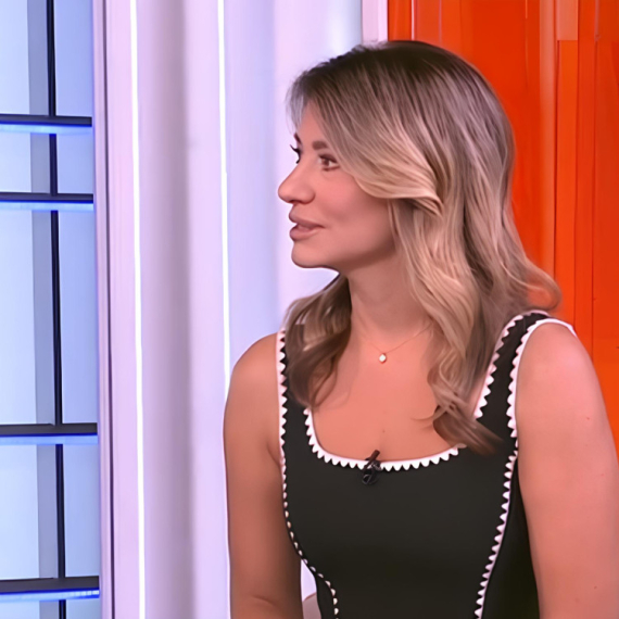 "JA SE OKREĆEM DA VIDIM GDE JE, NJEGA NEMA" Voditeljka Prve podelila strašno iskustvo kada joj je nestalo dete na igralištu (VIDEO)
