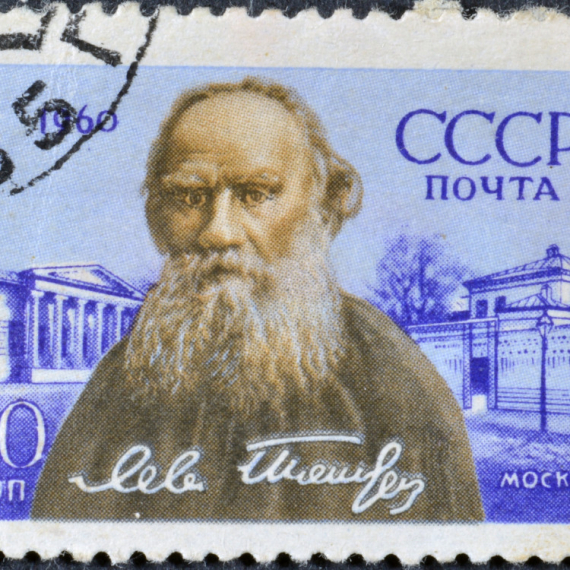 Tolstoj je bicikl naučio da vozi sa 67 godina, imao 13 dece, a Crkva ga je ekskomunicirala: 6 stvari koje možda niste znali o geniju