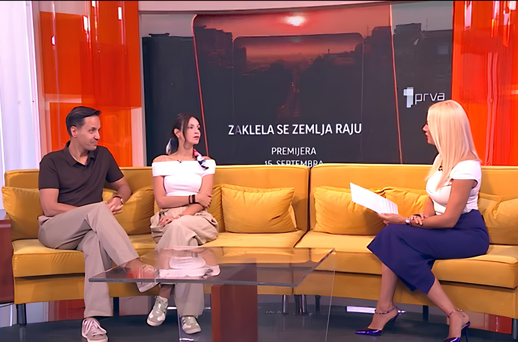 Tri porodice, tri generacije i DUGO ČUVANA TAJNA koja izlazi na videlo: Šta nas ove jeseni očekuje u NOVOJ SERIJI „ZAKLELA SE ZEMLJA RAJU“ na Prvoj televiziji?