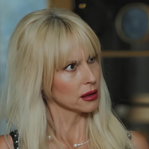 Igra sudbine: Letnje šeme za probleme - Utorak, 15. septembar -  Dijana Erski stiže na more, ali je u hotelu čeka neprijatno iznenađenje