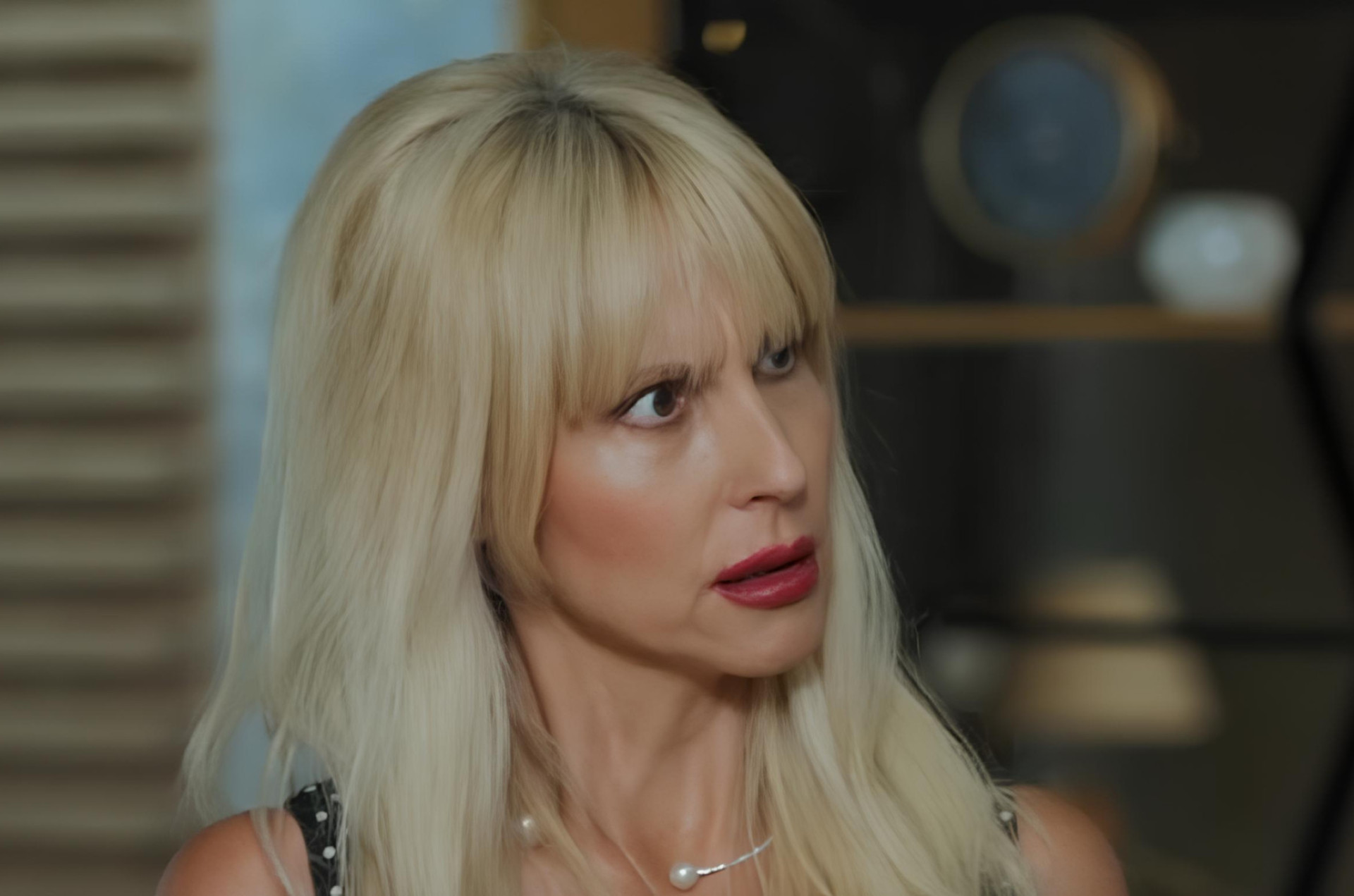 Igra sudbine: Letnje šeme za probleme - Utorak, 15. septembar -  Dijana Erski stiže na more, ali je u hotelu čeka neprijatno iznenađenje