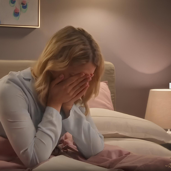 Zaklela se zemlja raju - Utorak, 22. septembar - Ana u dnevniku piše izgubljenoj ćerki da je posle 19 godina videla njenog oca...