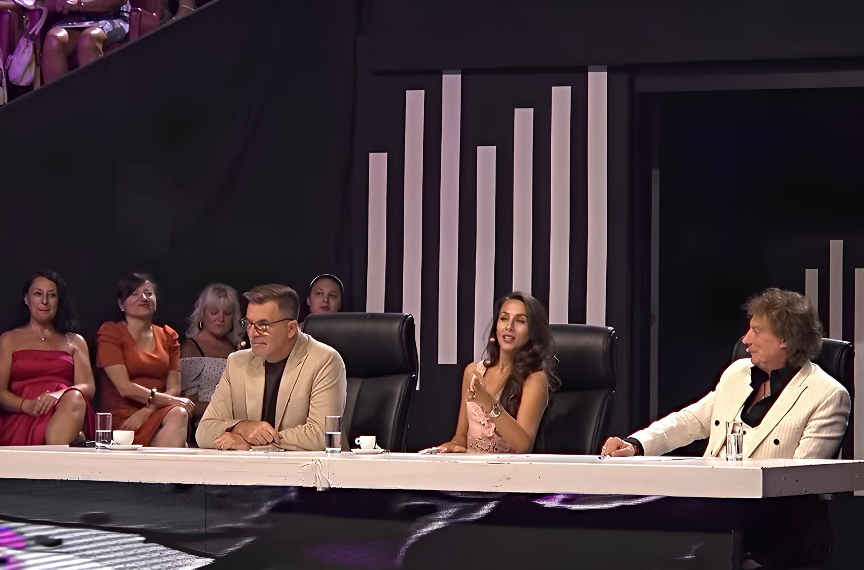 Neočekivana ODLUKA ŽIRIJA „Nikad nije kasno“: Žika Jakšić na kraju „presekao“ – takmičari VAN SEBE na kraju emisije, jedan kandidat PAO NA KOLENA!