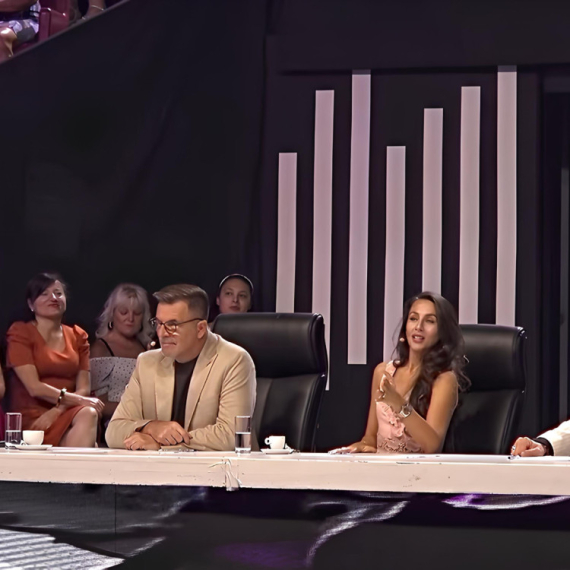 Neočekivana ODLUKA ŽIRIJA „Nikad nije kasno“: Žika Jakšić na kraju „presekao“ – takmičari VAN SEBE na kraju emisije, jedan kandidat PAO NA KOLENA!