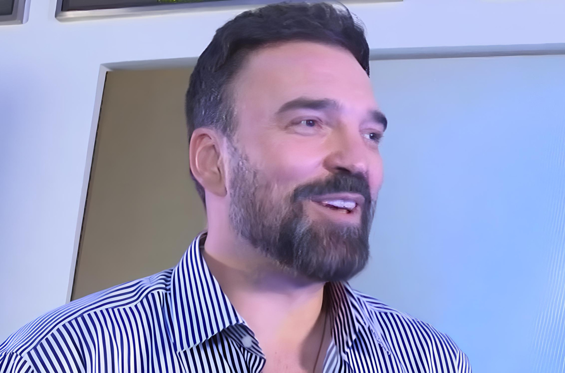 Glumac, pevač, a sada i pisac: Pevačica Jelena Tomašević otkrila još jedan SKIRVENI TALENAT svog supruga Ivana Bosiljčića! (VIDEO)