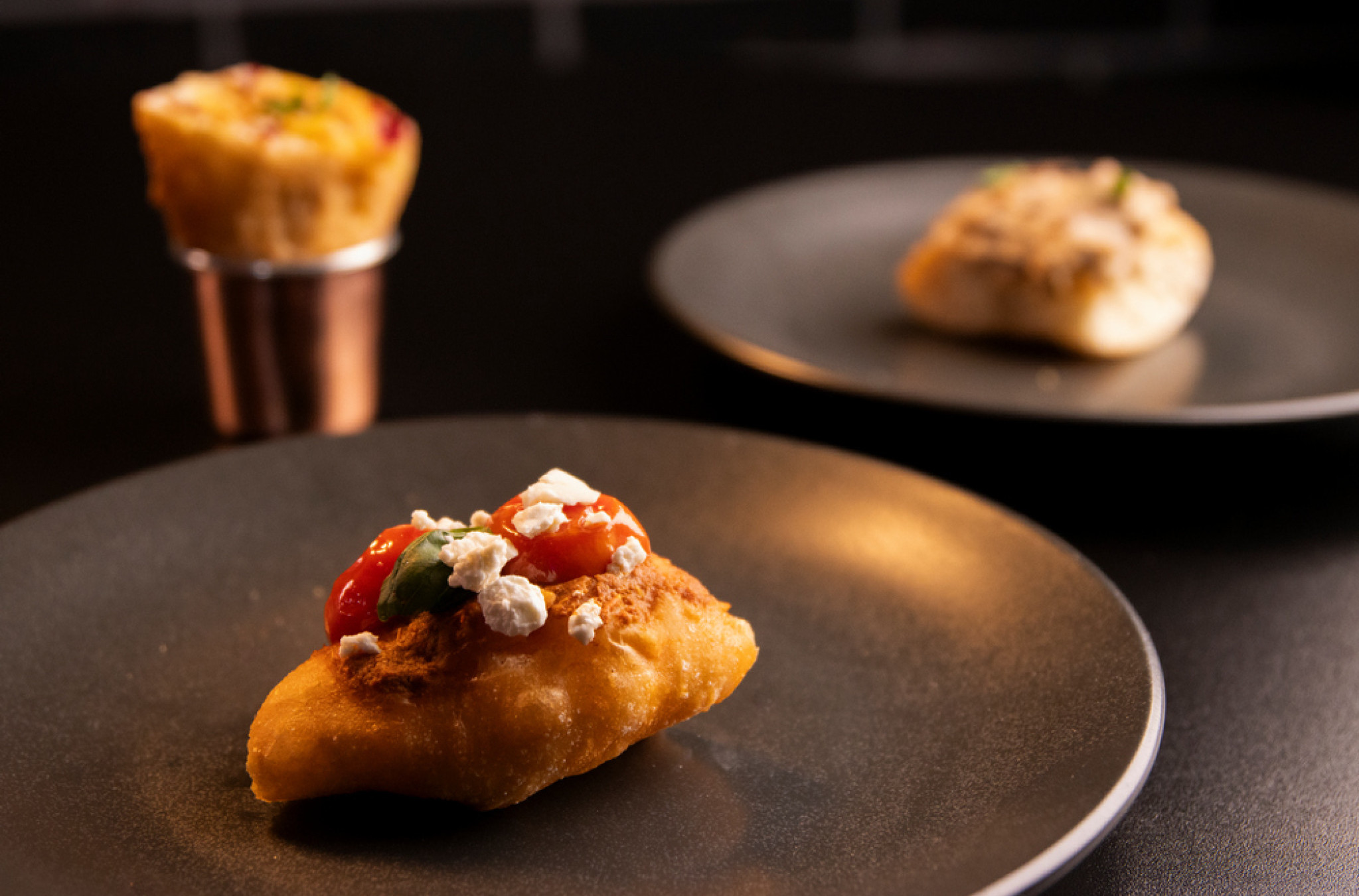 Pizza Fritta Mediteran – savršeno hrskavo testo i bogat mediteranski nadev po receptu Marka Baranca