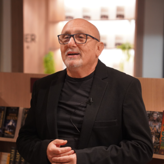 Priče koje čuvaju od zaborava prošlo vreme - Predstavljena zbirka "Priče uz ognjište" Vlade Arsića