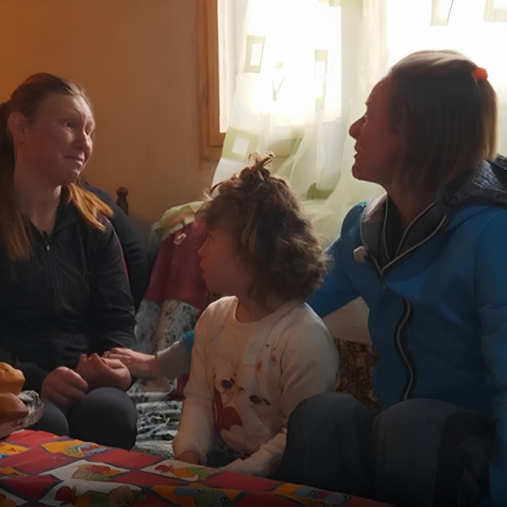 Radna akcija sa Tamarom - Subota, 3. septembar - Porodica Pavlović dobija potpuno novi stan na spratu kuće