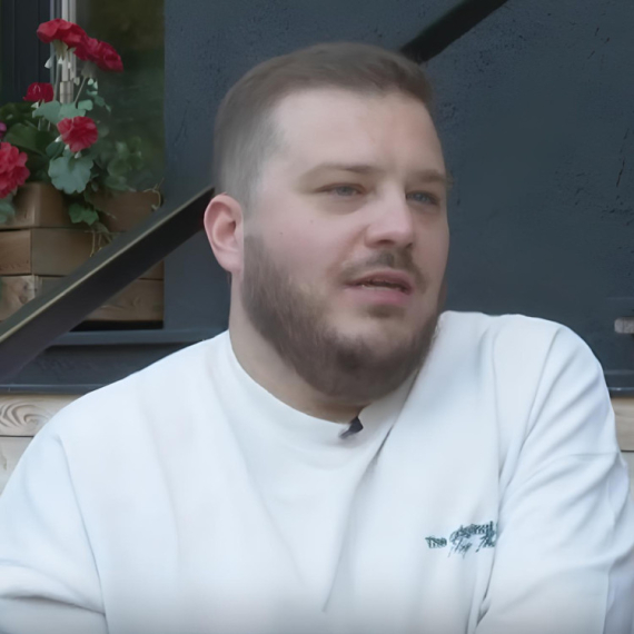 "Jedan SUROV POSAO!" Pre nego što se bavio glumom, Aleksandar Jovanović Meda je radio u LUNA PARKU, a evo i KAKO je to izgledalo (VIDEO)