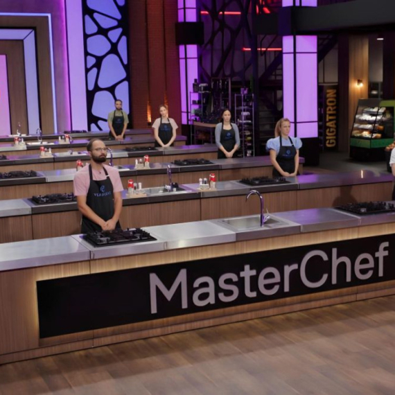 MasterChef Srbija: Plavi tim u crnim keceljama – prvi put sami protiv sebe! Crvena podrška sa balkona - tu ako zatreba...