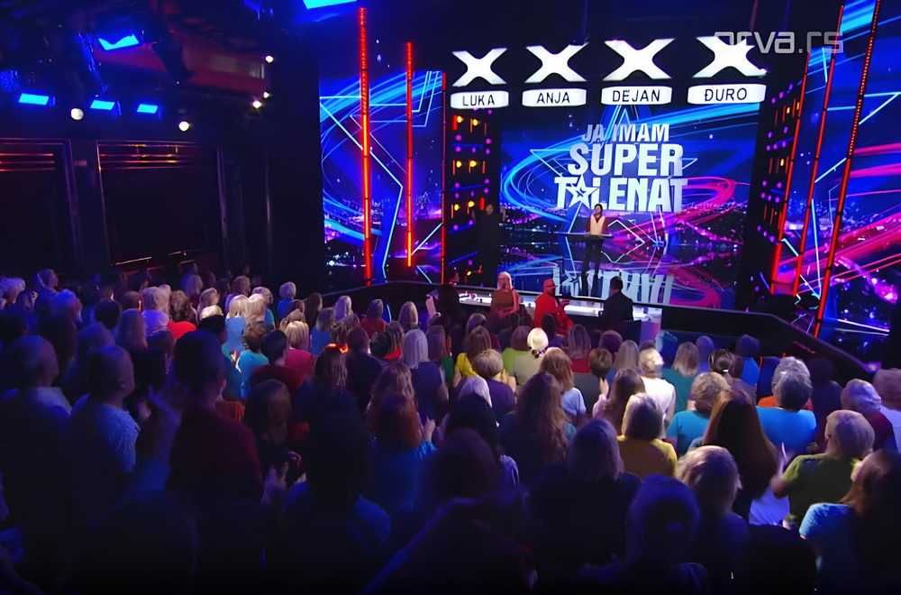 Ja imam super talenat – Hor za koji niko nije ni znao otpevao ČUVENI HIT PLAVOG ORKESTRA, a onda im se u program JAVIO I SAM LOŠA (VIDEO)