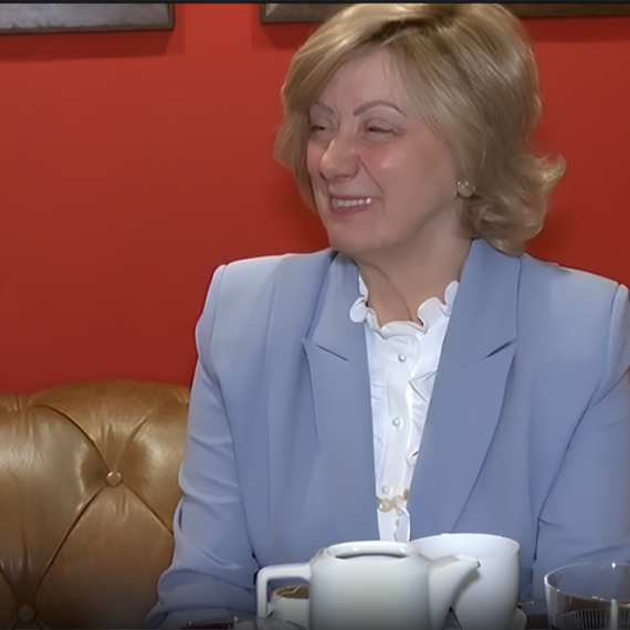 „Ja ne mogu da zaustavim godine, ali ne mogu ni one mene“: Nena ima 17 godina staža u penziji, a jutros je prepešačila 12 kilometara!