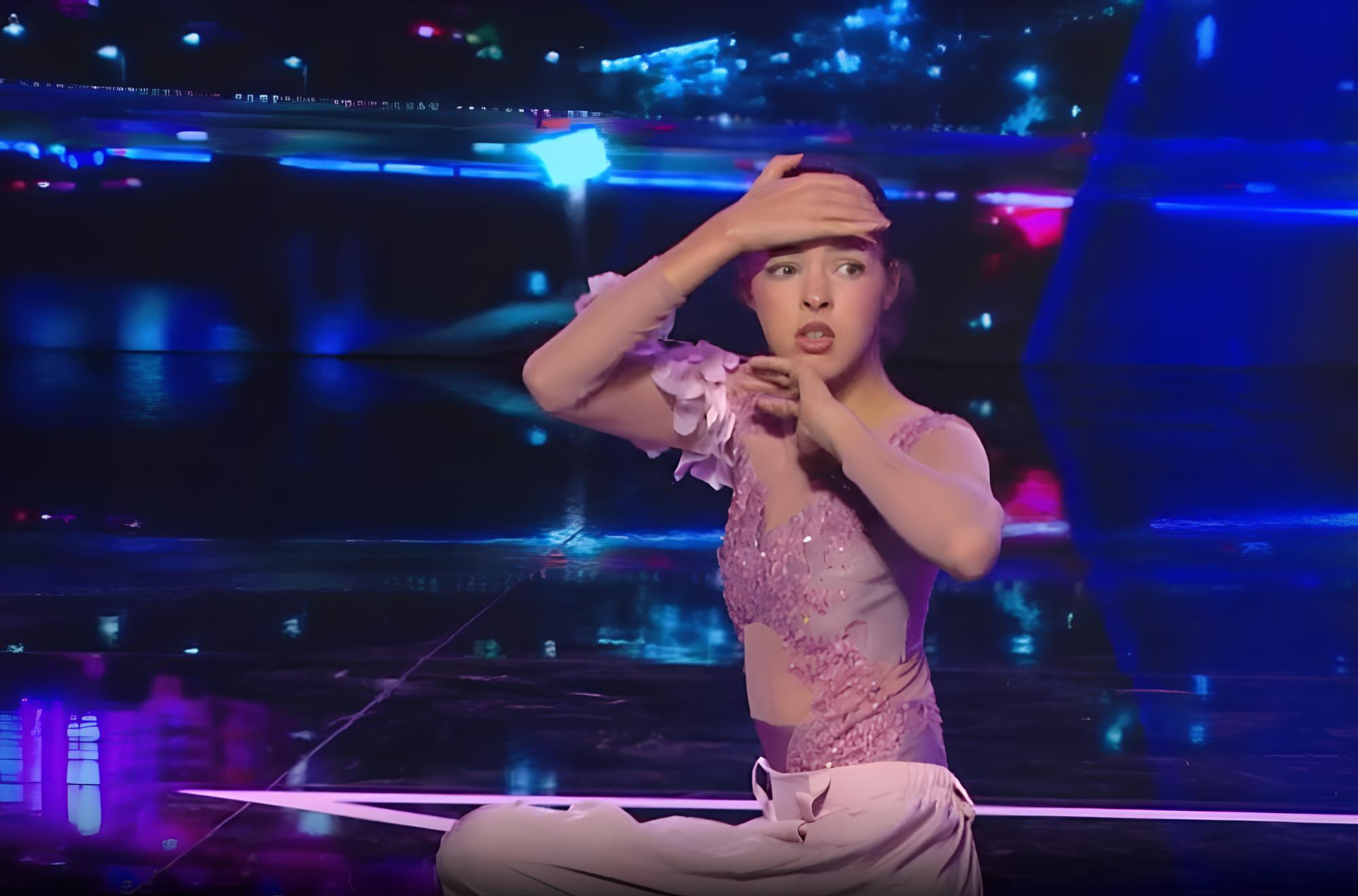 „Ja imam super talenat“ ISPUNIO ŽIVOTNU ŽELJU devojci iz publike: NESTVARAN GRACIOZNI PLES na sceni Pozorišta na Terazijama odveo Vanju u polufinale! (VIDEO)