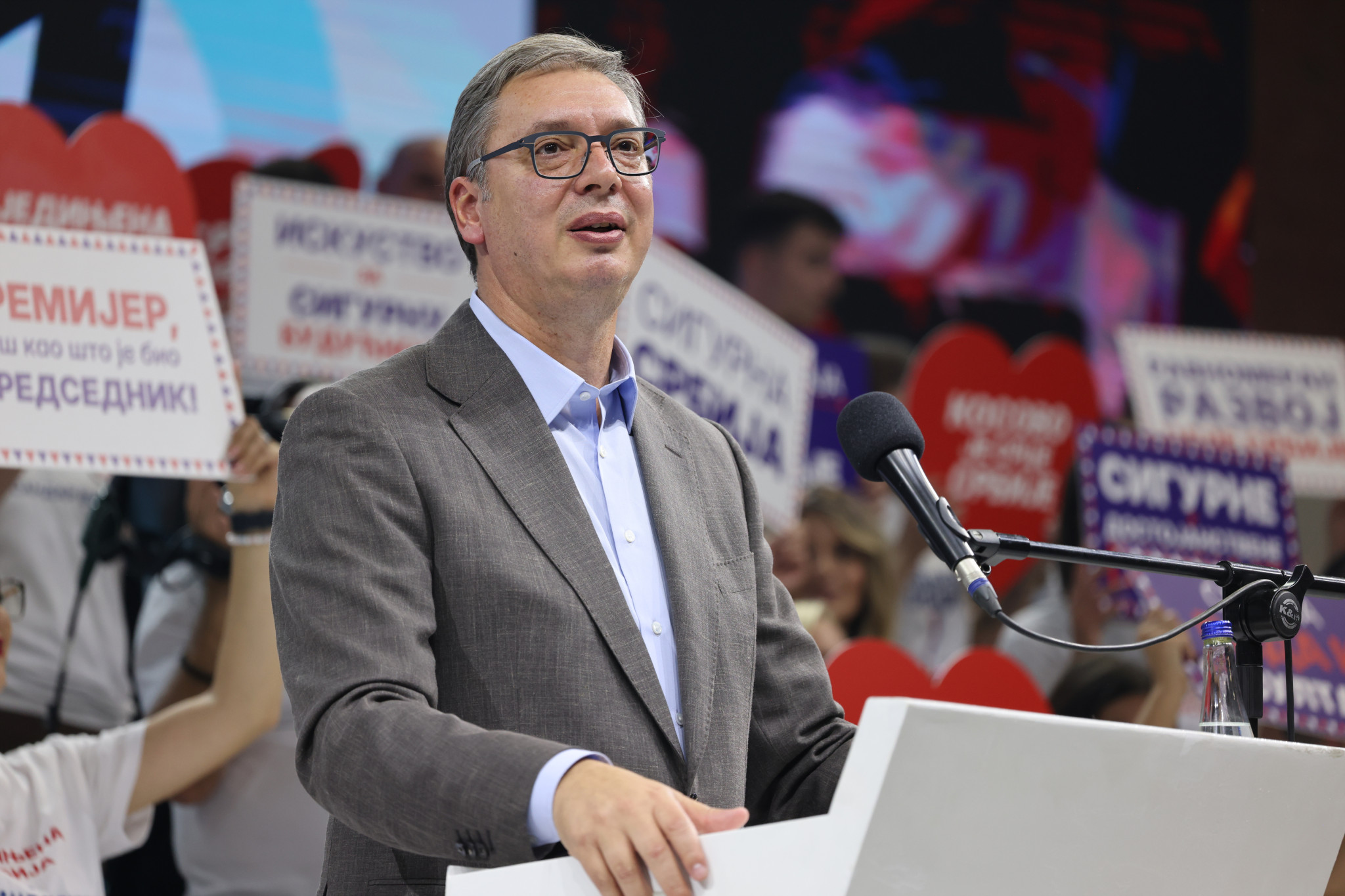 Prva tema - Sreda, 21. oktobar - Gost: Aleksandar Vučić
