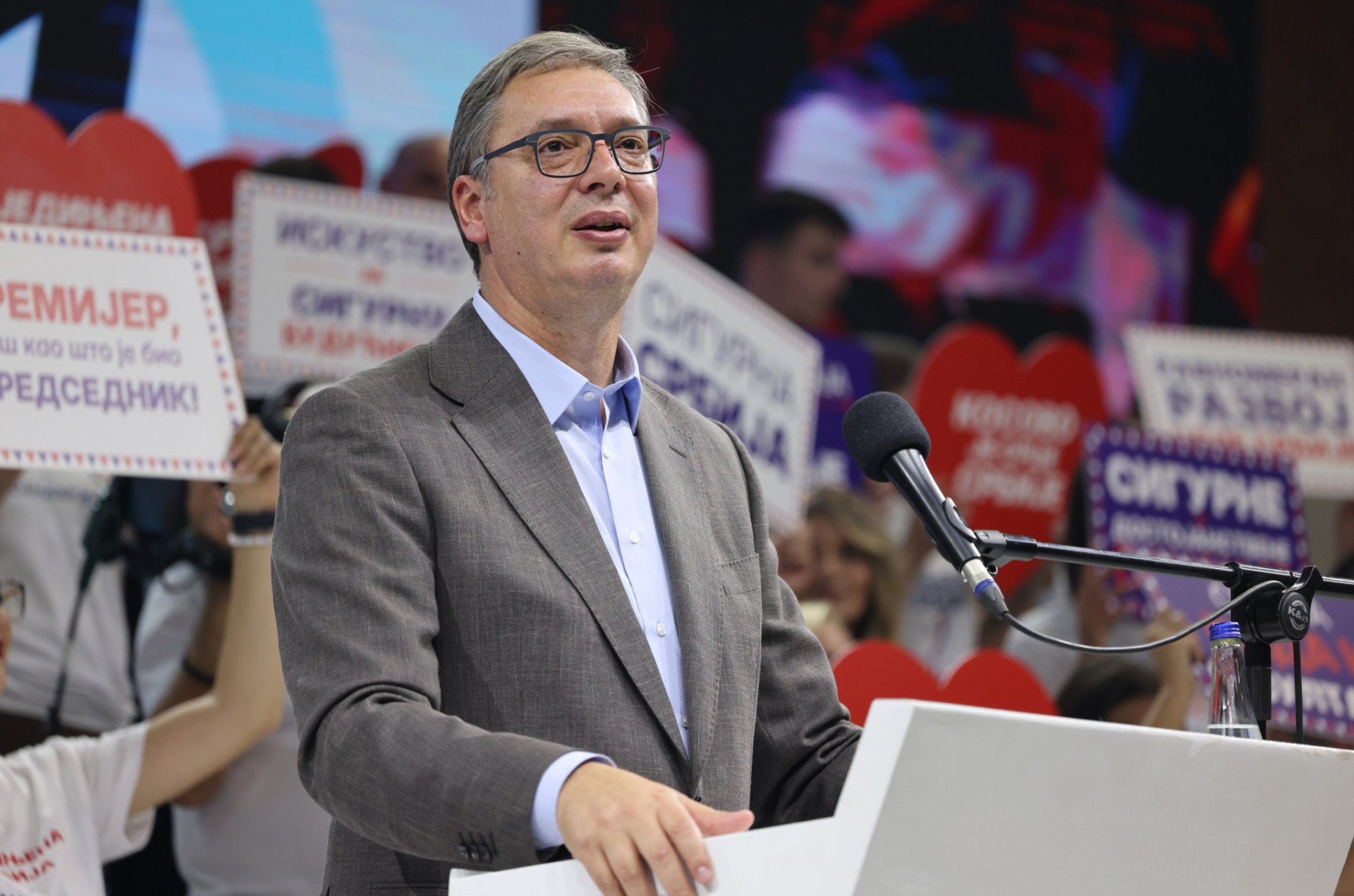 Prva tema - Sreda, 21. oktobar - Gost: Aleksandar Vučić