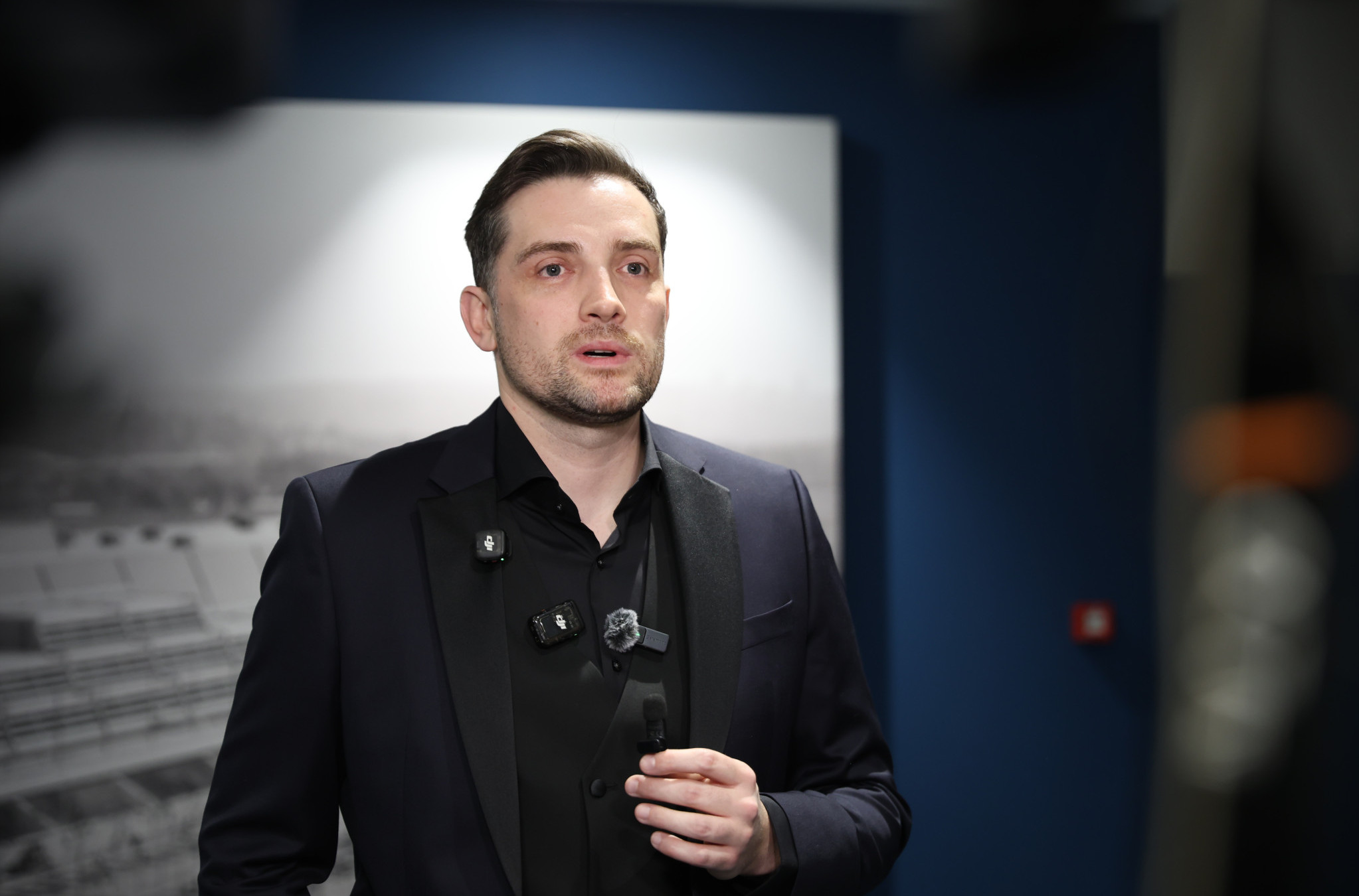 „I da nisam poznat pevač - JA BIH SIGURNO PEVAO!“: Mirza Selimović ispričao ANEGDOTU sa početka karijere i otkrio koliko mu MUZIKA ZAISTA ZNAČI (VIDEO)