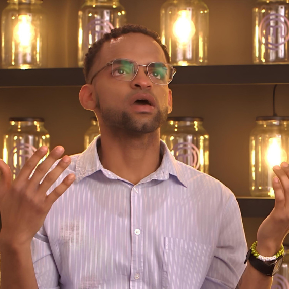 Ne zna se kome je teže: Eduardo grca u suzama, kolege pretužne! Da li je ovo jedan jedan od najtežih rastanaka u MasterChef Srbija? (VIDEO)