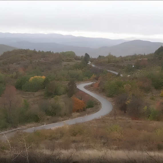 „Desila se renesansa, urađen je put!“: Nova saobraćajnica posle godina iseljavanja pokrenula povratak ljudi u sela Radan planine (VIDEO)