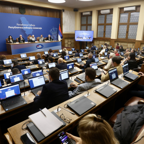 RIK objavio preliminarne rezulate: Studentska lista osvojila 53,04 % glasova, lista "Ujedinjena Srbija" 38,97 %
