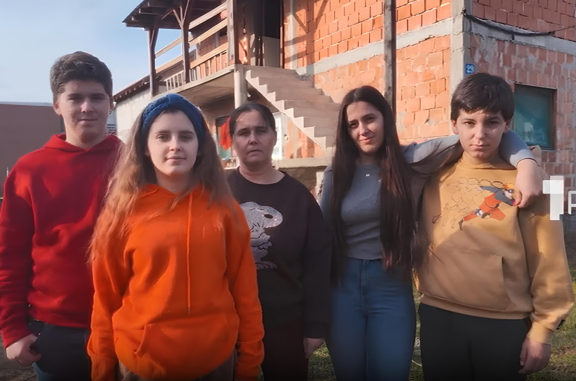 Radna akcija sa Tamarom - Subota, 31. oktobar - Tamarina ekipa je porodici Milojević renovirala kuću i dala priliku za bolji život